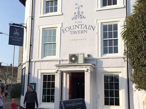 The Fountain Tavern Hotel เพนแซนซ์ ภายนอก รูปภาพ